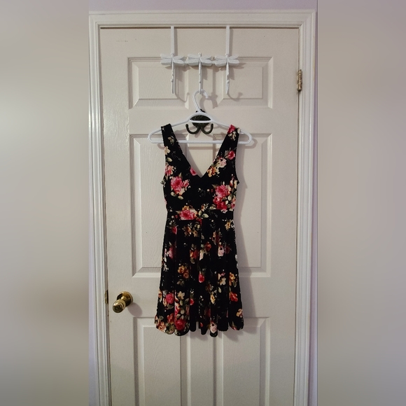 Velvet Dress - Picture 2 of 2